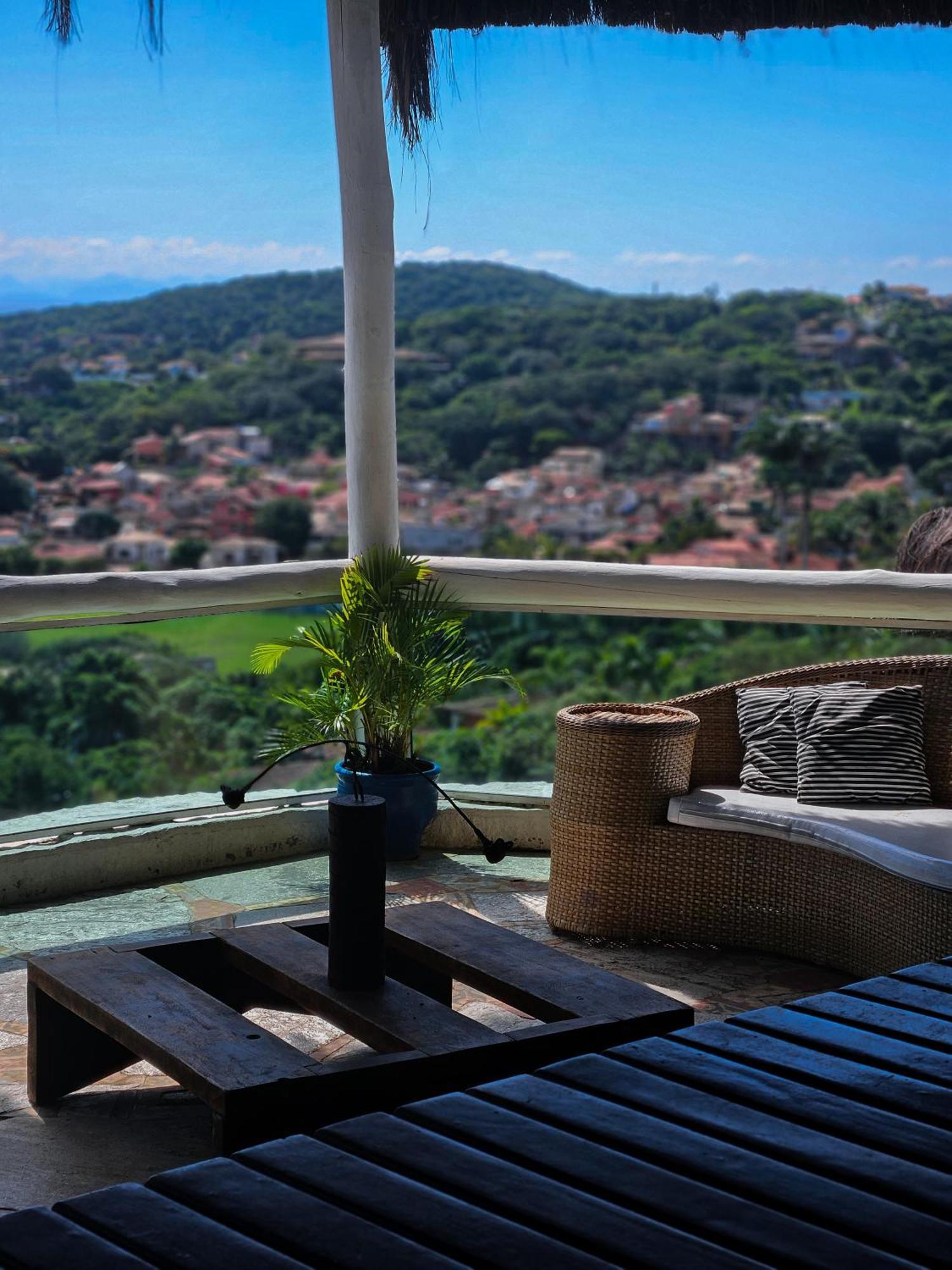Hotel Bella Vista Ocean View Búzios Exterior foto View of the town from the balcony of a house