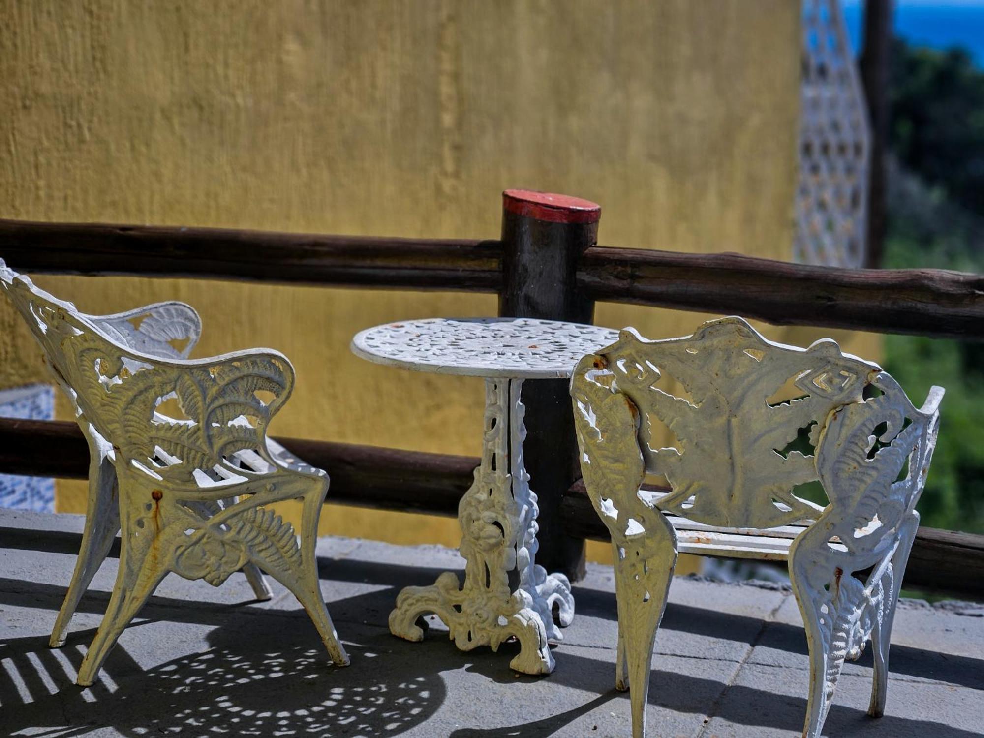 Hotel Bella Vista Ocean View Búzios Exterior foto A set of miniature furniture